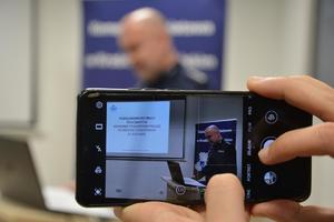 Komendant Powiatowy Policji w Krośnie Odrzańskim omawia wyniki pracy policjantów za 2023 rok